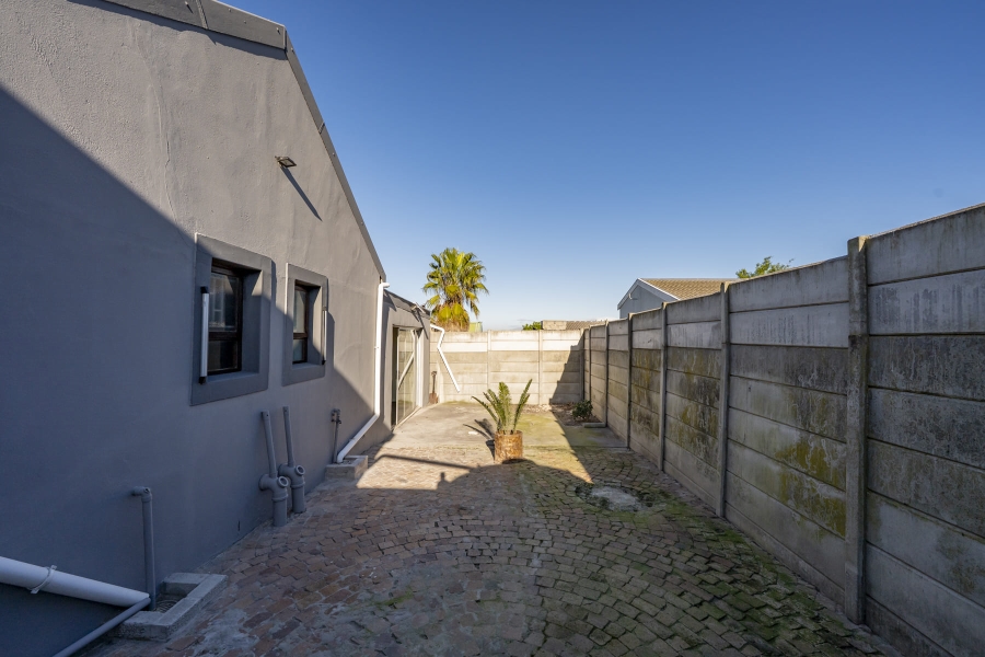 3 Bedroom Property for Sale in Protea Village Western Cape